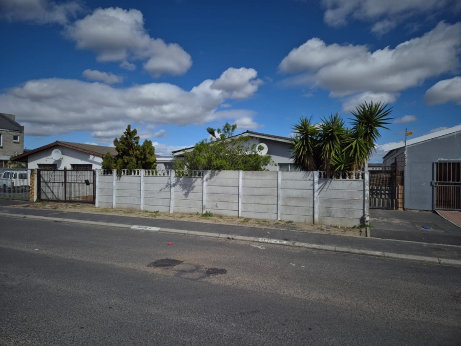 2 Bedroom Property for Sale in Ravensmead Western Cape